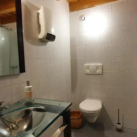 Un F2 Pour Les Voyageurs Et Les Pelerins! Apartamento