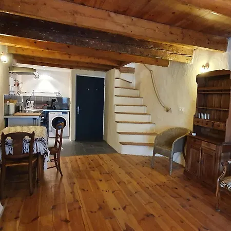 Un F2 Pour Les Voyageurs Et Les Pelerins! *